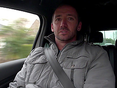 Short haired Mellisa knows exactly how to satisfy a kinky friend