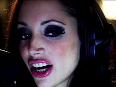 Hot blonde Loz Lorrimar likes to fuck in different poses