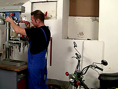 Stunning Victoria Daniels knows how to ride a dick on the floor