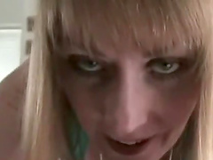 Naughty mature babe likes to suck on a dick more than anything