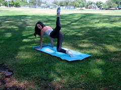 Skinny Emily Willis agrees to please him by playing with his cock