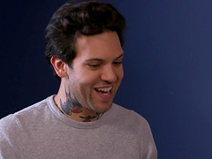 Lovely Kenna James wakes up her boyfriend with a blowjob