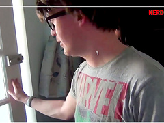 Danielle Darlow wants to satisfy a guy by sucking on his dick