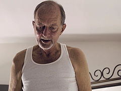 Young chick Dakota Skye knows how to please a hard dong