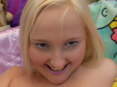 Blonde sweetie Paris Diamond knows what pleases her friend the most