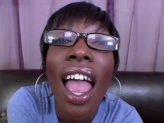 Short haired babe Taylor Starr sucks a dick like there is no tomorrow