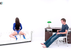 Lucky porn fan gets a chance to fuck sexy pornstar Wendy Moon