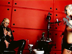 Amazing lesbian sex between Angel Long and Michelle Louise in latex