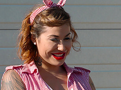 Tattooed slutty MILF Heidi Van Horny gets her tight asshole pounded