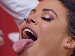 perfect body Luna Star wants to show her unforgettable fucking skills