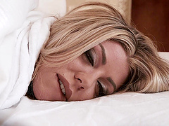 Instead of massage Karma RX gets her cunt eaten by in a threesome