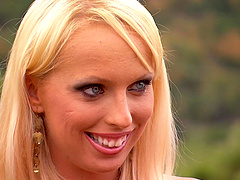 Katy Caro blowing friend's dick before wild fuck at the beach