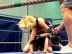 Nude Fight Club backstage with Kathia & Angell