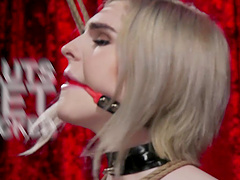 BDSM gives a new experience and sexual pleasure to tranny Ella Hollywood