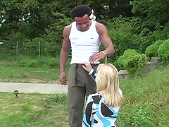 Jasmine Rouge wants dude's sperm on her face after amazing threesome