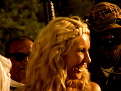 Regina Ice and her friend decide to blow stranger's dick together