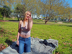 Amazing girlfriend Amaris loves to be fucked in the local forest
