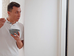 Verona Sky screams from pleasure while her friend pleases her pussy