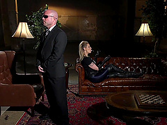 Muscular man gets his ass poked by dominant Maitresse Madeline Marlowe