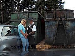 Quickie outdoors fucking between a fake cop and sexy Xena Wilkes