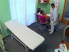 Fucking on the hospital bed between a doctor and sexy Bella