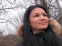 Amateur chick Keira Foster picked up and fucked in the car