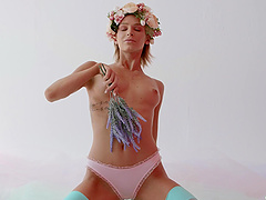 Handsome solo model Emma Hix loves penetrating her pussy with a dildo