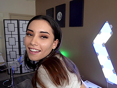 Homemade video of Asian GF Aria Lee giving head in the night