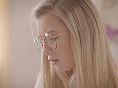 Romantic FFM threesome with cuties Carolina Sweets and Whitney Wright