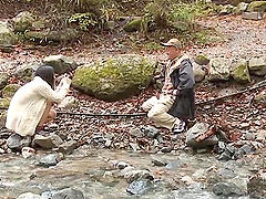 Asian cutie Amateur spreads her legs to have sex in outdoors