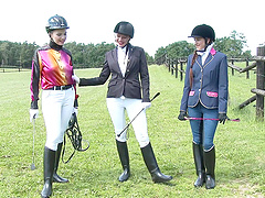 Marina Visconti loves fingering pussies and butts of her friends