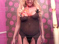 Amateur fucking on the bed ends with cum in mouth for MILF Conchita