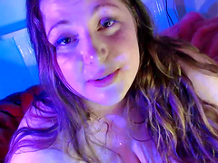 Solo webcam video of fat slut Estella Bathory pleasuring her pussy
