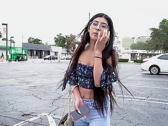 Lustful amateur Binky Beaz drops her panties to ride a large dick