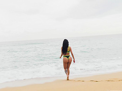 Bubble butt Latina Canela Skin enjoys having outdoors anal sex