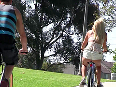 Adorable blonde girl Laela Pryce gets licked and dicked by a stranger