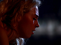 Smoking hot babe Jenny Wild knows how to please a stiff cock