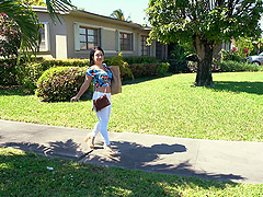 Quickie fucking in back of the van with attractive Kimmy Kush