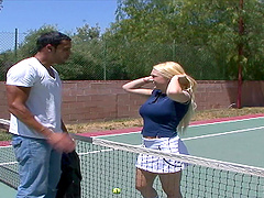 Hardcore outdoors fucking with busty MILF Kagney Linn Karter