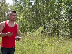 Round ass hottie Vanessa Vanilla moans while having outdoors sex