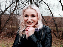 Blonde stranger Stacy Starando gives her pussy as a thank you gift