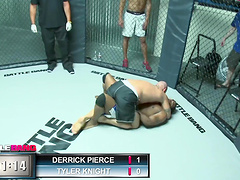 Minxxx moans while being fucked by her favorite MMA fighter