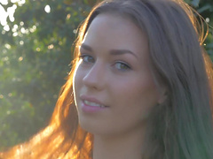 Madi Meadows having fun while fingering her juicy pussy - HD