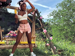 Solo ebony chick fingering her cunt outdoors - Hazel Grace