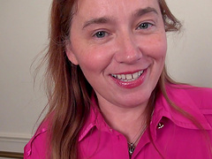 Fat hottie Gypsy Leigh takes off her clothes and masturbates with a toy