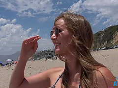 Stella Sedona enjoys while getting fingered in the car - HD