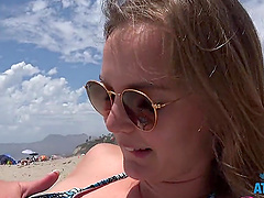 Stella Sedona enjoys while getting fingered in the car - HD