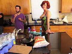 Amazing behind the stage video with models Shay Fox and Veronica Avluv