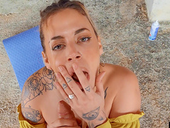 Tattooed blonde Shaynna Lover enjoys while sucking a dick