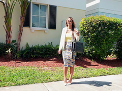 Mandy Rhea enjoys while giving a blowjob in the back of a car